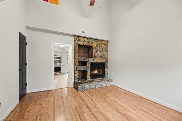 574 Brookside Court, Kernersville, NC 27284