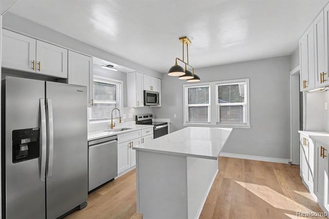 3168 Berkshire Avenue, Warren, MI 48091