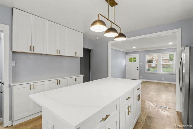 3168 Berkshire Avenue, Warren, MI 48091