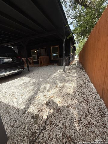 703 san augustine, San Antonio, TX 78237