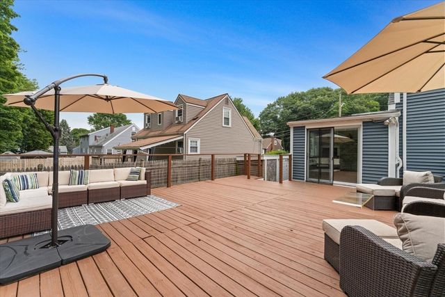 19 W Sigourney St, Lynn, MA 01905