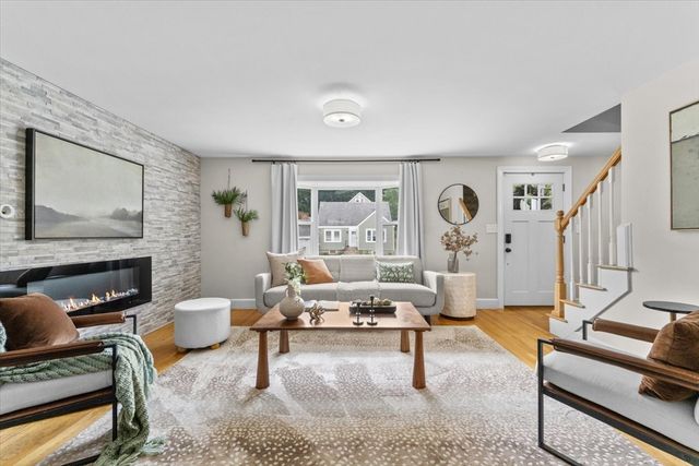 19 W Sigourney St, Lynn, MA 01905