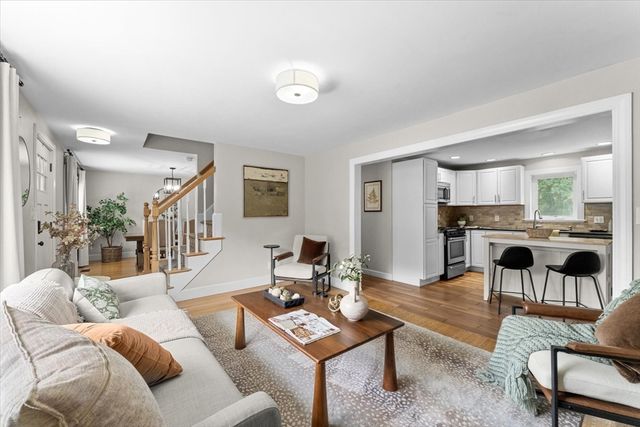 19 W Sigourney St, Lynn, MA 01905