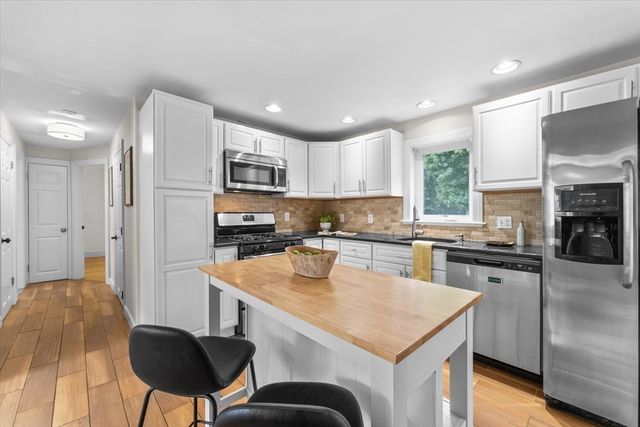 19 W Sigourney St, Lynn, MA 01905