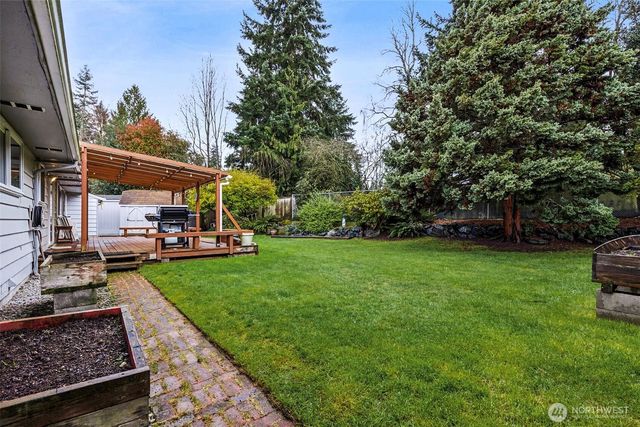 18930 66th Place W, Lynnwood, WA 98036
