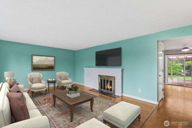 18930 66th Place W, Lynnwood, WA 98036