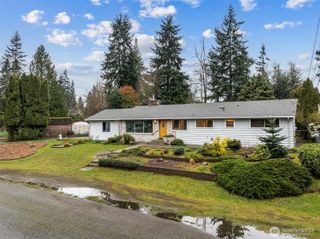 18930 66th Place W, Lynnwood, WA 98036