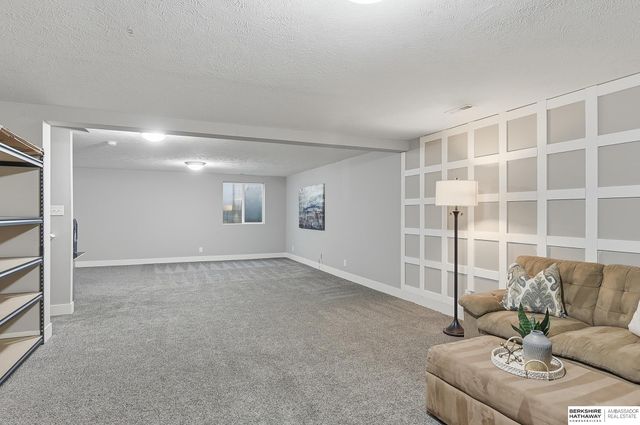 4509 S 193 Street, Omaha, NE 68135