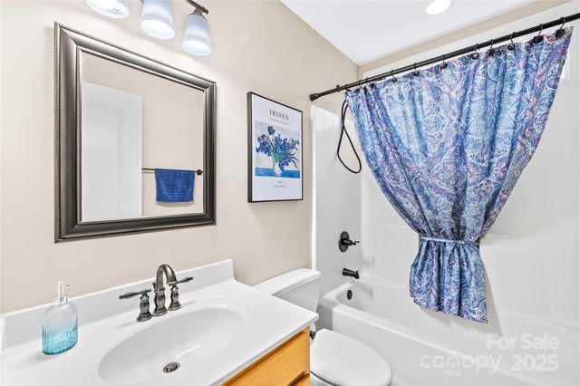 115 Springlake Drive, Troutman, NC 28166