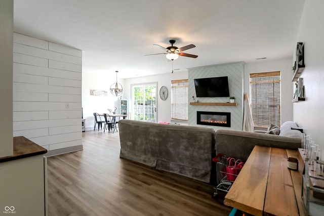 755 Booneway Lane, Bargersville, IN 46106