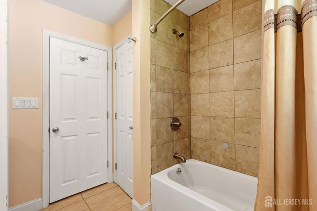 19 Tyndale Avenue, Monroe, NJ 08831