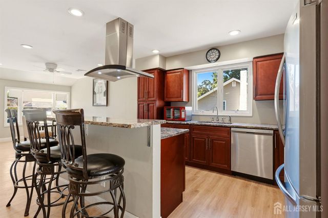 19 Tyndale Avenue, Monroe, NJ 08831