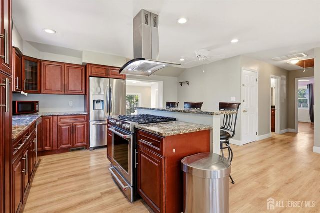 19 Tyndale Avenue, Monroe, NJ 08831