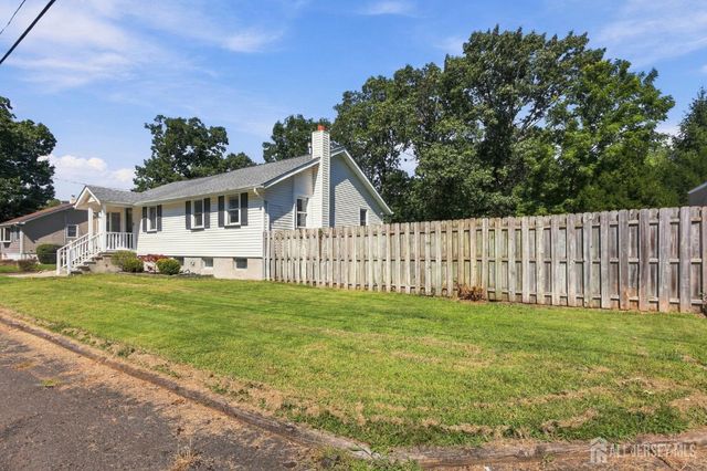 19 Tyndale Avenue, Monroe, NJ 08831