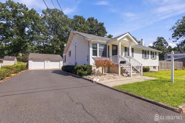 19 Tyndale Avenue, Monroe, NJ 08831