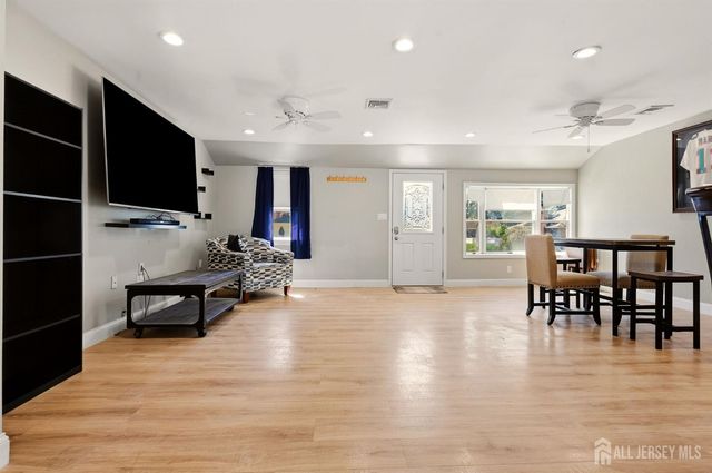 19 Tyndale Avenue, Monroe, NJ 08831