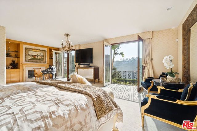 10825 Chalon Road, Los Angeles, CA 90077