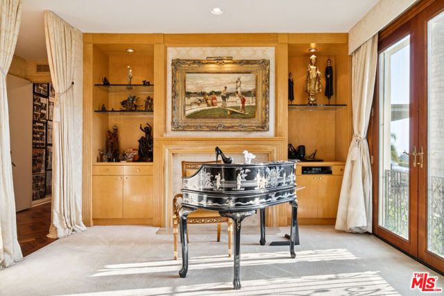 10825 Chalon Road, Los Angeles, CA 90077