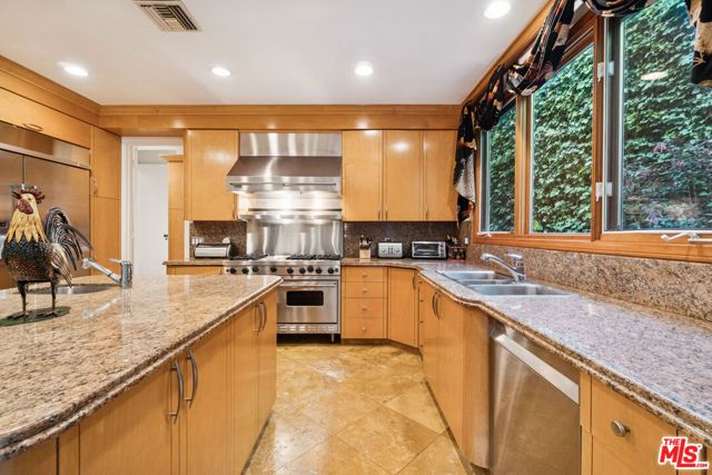 10825 Chalon Road, Los Angeles, CA 90077