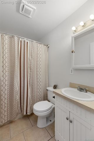 649 Lounsbury Avenue, Pontiac, MI 48340
