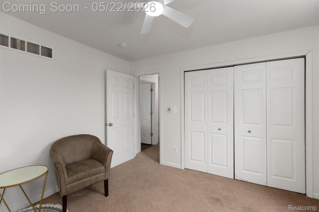 649 Lounsbury Avenue, Pontiac, MI 48340