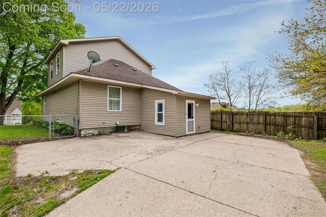 649 Lounsbury Avenue, Pontiac, MI 48340