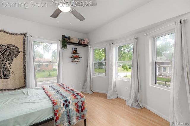 649 Lounsbury Avenue, Pontiac, MI 48340