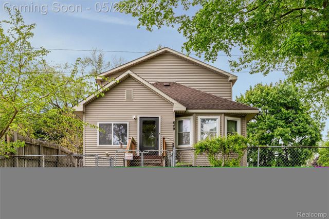 649 Lounsbury Avenue, Pontiac, MI 48340