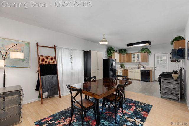 649 Lounsbury Avenue, Pontiac, MI 48340