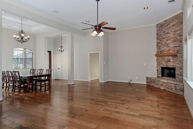 107 Monterrey Road E, Montgomery, TX 77356