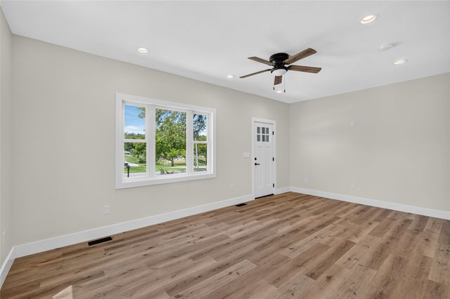 223 N Western Street, Stuart, IA 50250