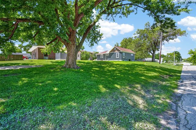 223 N Western Street, Stuart, IA 50250
