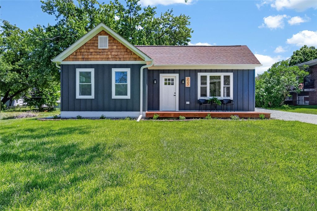 223 N Western Street, Stuart, IA 50250