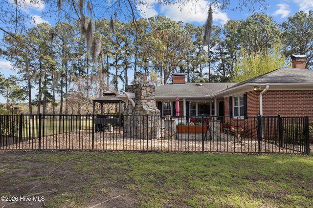 147 Honey Pod Farm Road, Washington, NC 27889