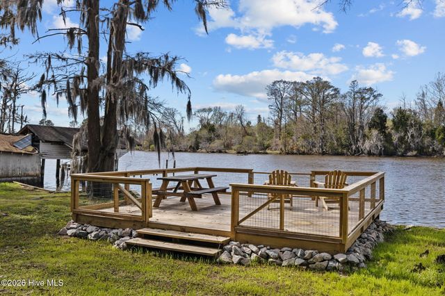 147 Honey Pod Farm Road, Washington, NC 27889