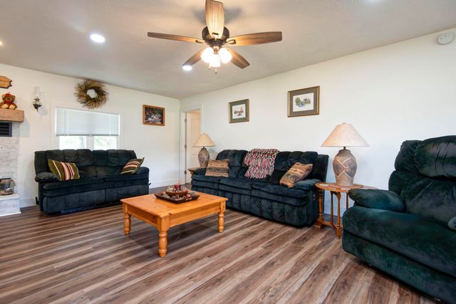 1247 State Highway N, Clever, MO 65631