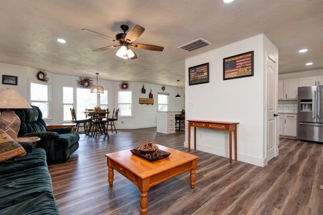 1247 State Highway N, Clever, MO 65631