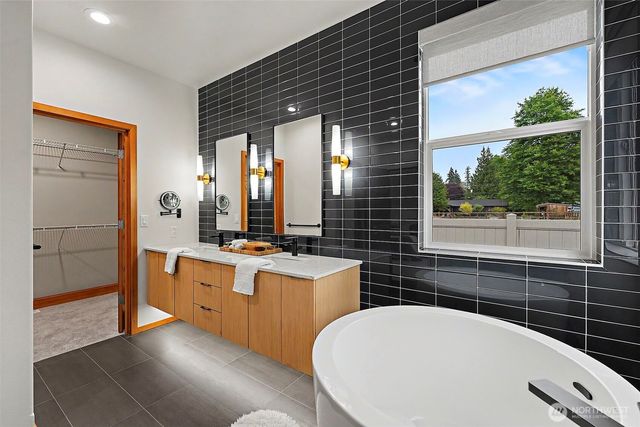 1920 12th Avenue SE, Puyallup, WA 98372