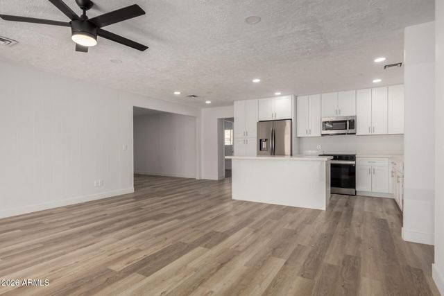 526 S OXBOW Drive, Wickenburg, AZ 85390