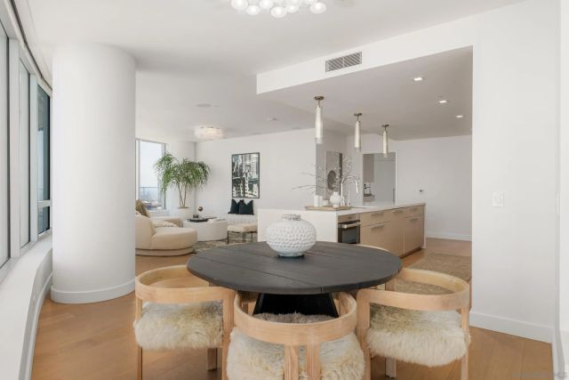 888 W E Street 2105, San Diego, CA 92101