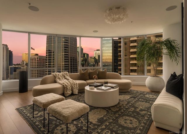 888 W E Street 2105, San Diego, CA 92101