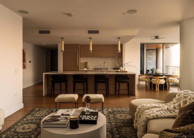 888 W E Street 2105, San Diego, CA 92101