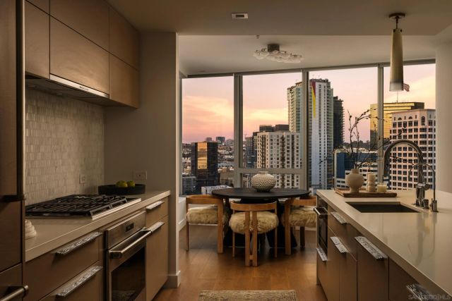 888 W E Street 2105, San Diego, CA 92101
