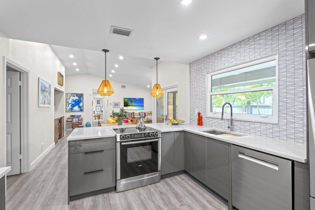 2474 Bedford Mews Drive, Wellington, FL 33414