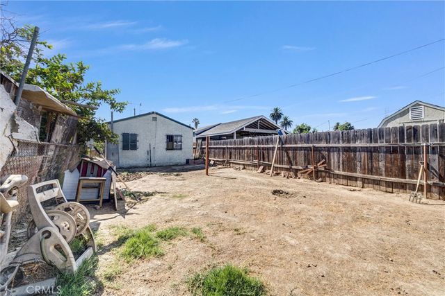 9402 Hickory, Los Angeles, CA 90002