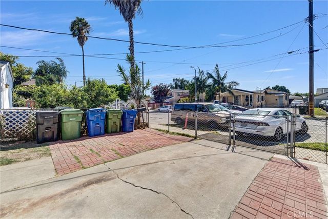 9402 Hickory, Los Angeles, CA 90002