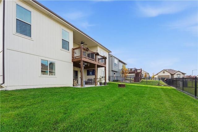 20916 W 190th Place, Spring Hill, KS 66083