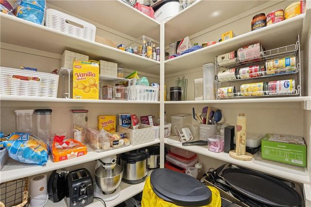 20916 W 190th Place, Spring Hill, KS 66083