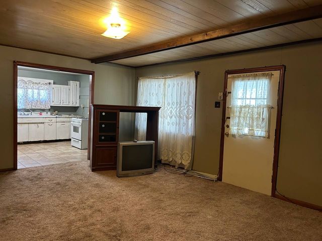 383 D St, Jackson, TN 38301