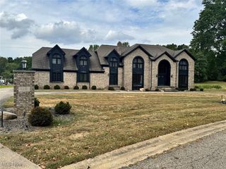 5691 Governors Avenue NW, Canton, OH 44718